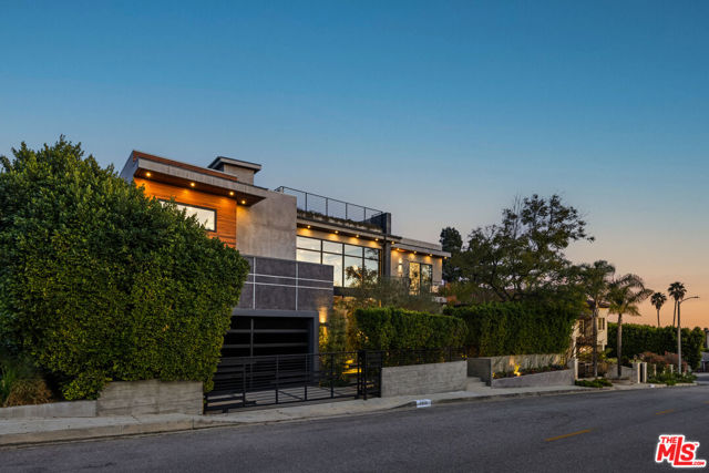 1632 Stradella Road, Los Angeles CA: https://media.crmls.org/mediaz/aa58c203-cd4d-448c-b65b-2c70e281319d.jpg