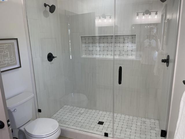 135 Morningside Drive, San Anselmo CA: https://media.crmls.org/mediaz/aa58c945-e15d-4b6d-ab3b-1f86369100ec.jpg