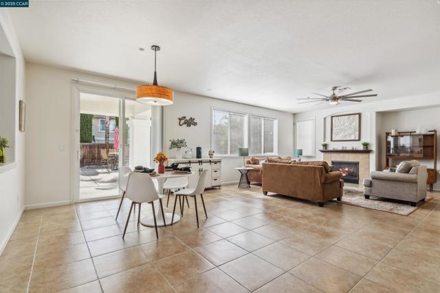 1840 Tanglewood Ln, Brentwood CA: https://media.crmls.org/mediaz/aa58e8d1-baea-4e42-8802-1bbf37ebc009.jpg
