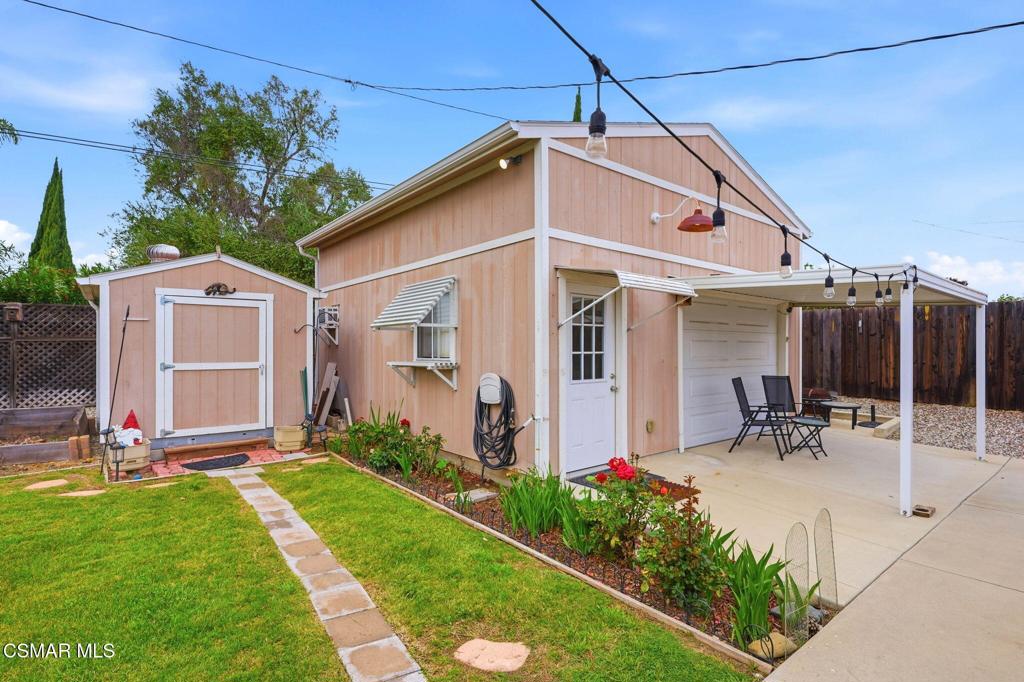 https://media.crmls.org/mediaz/aa5938f3-9149-430f-b128-e5046a71935c.jpg?preset=X-Large