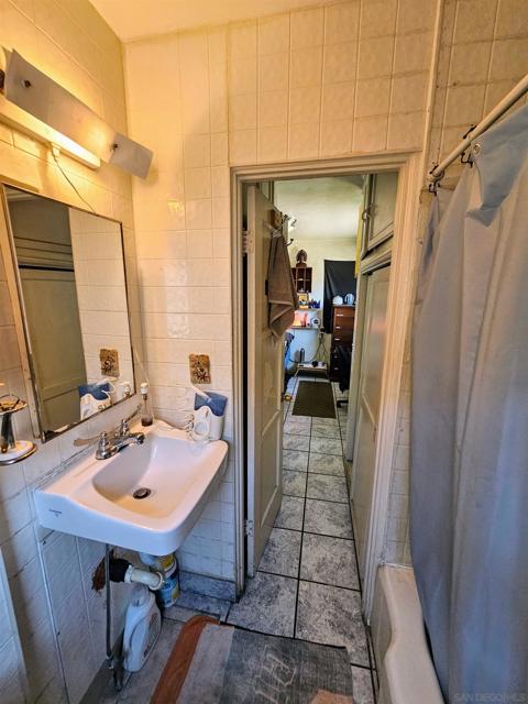 1135 41 26th Street, San Diego CA: https://media.crmls.org/mediaz/aa59441e-8956-4635-a99c-a37e1f45b68b.jpg