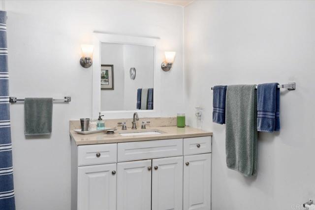 4660 N River Road, Oceanside CA: https://media.crmls.org/mediaz/aa594bb9-2269-45bc-b1f0-989c18a2a402.jpg
