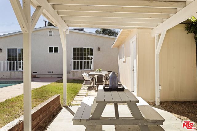 17827 Burbank Boulevard photo 42
