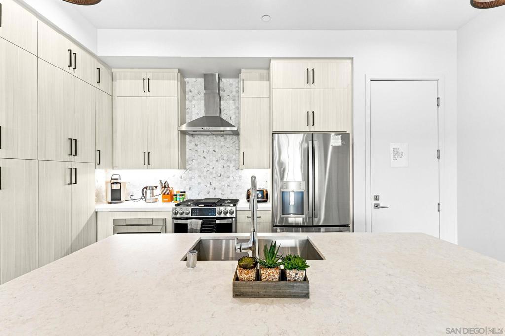 1055 32nd St. - photo 9