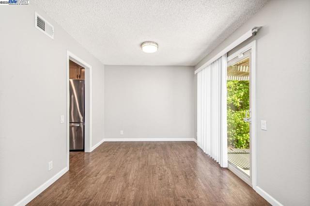 1059 Lakehurst Rd, Livermore CA: https://media.crmls.org/mediaz/aa5a43b4-980c-456c-8019-70a515609f4d.jpg