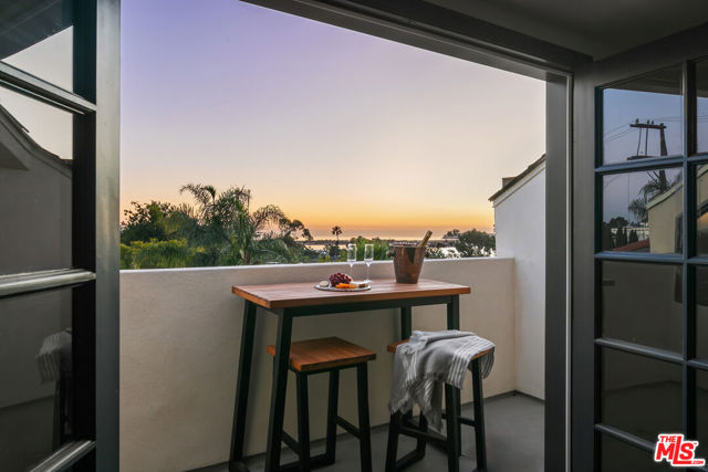 3162 2nd Avenue, San Diego CA: https://media.crmls.org/mediaz/aa5a5080-836f-4527-89ad-5efd3556554c.jpg