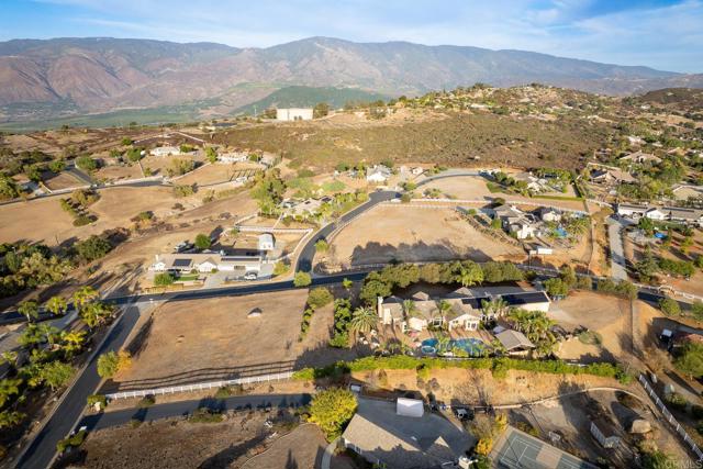 Detail Gallery Image 27 of 30 For 31264 North Star Way, Valley Center,  CA 92082 - 4 Beds | 3 Baths