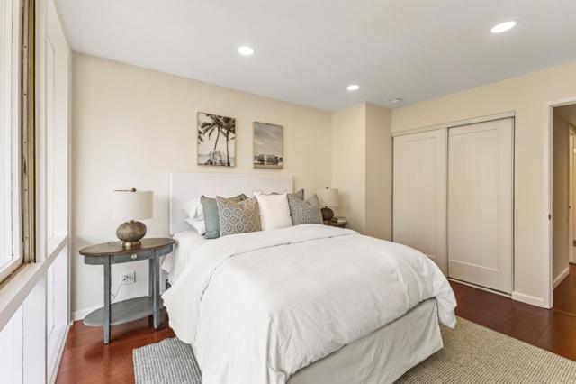 1721 Stone Pine Lane, Menlo Park CA: https://media.crmls.org/mediaz/aa5ad72b-3333-44d9-9a70-44481af7f469.jpg