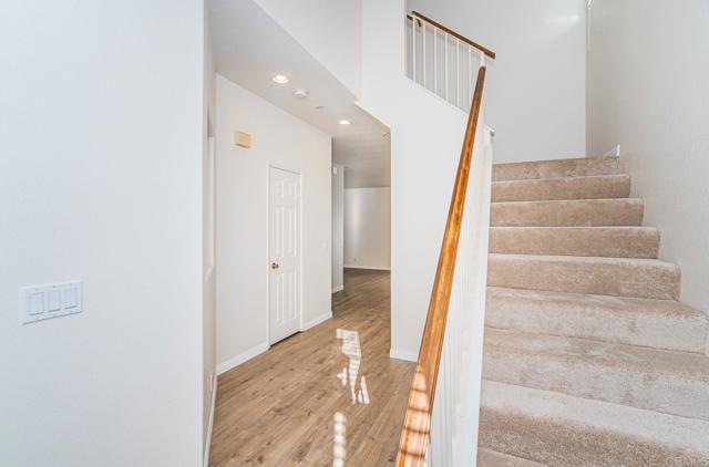 Image 9 of 21 For 446 Hart Dr  