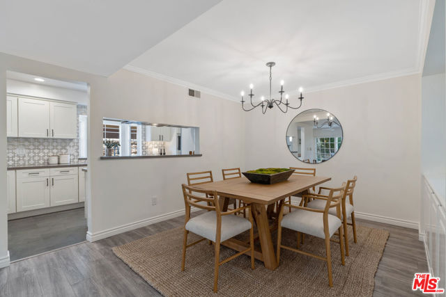 10037 Sunnybrae Avenue, Chatsworth CA: https://media.crmls.org/mediaz/aa5b6490-c34f-463d-9a69-05cd89a19f30.jpg