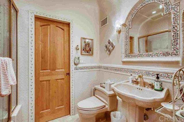2081 Elevado Road, Vista CA: https://media.crmls.org/mediaz/aa5ba0f1-1c35-4ca0-b49a-df93eda8606c.jpg
