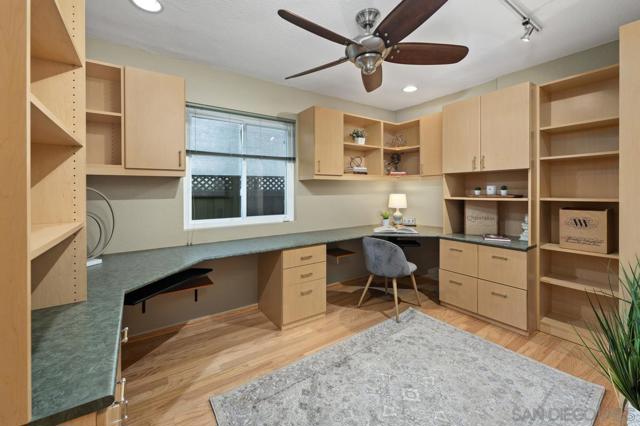 7233 Canyon Hill Ct, San Diego CA: https://media.crmls.org/mediaz/aa5bd6d2-5702-40e9-93b6-af0e771db274.jpg