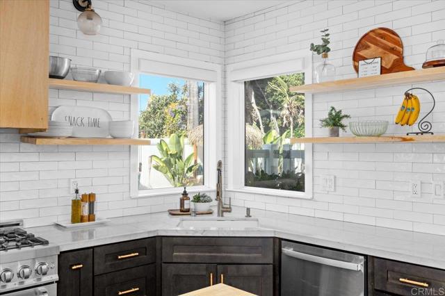 750 Corte Manolito, San Marcos CA: https://media.crmls.org/mediaz/aa5c0c5a-2bc0-49f4-bd71-e7a1c7e554f7.jpg