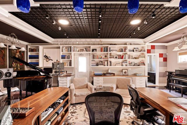 110 S Brighton Street, Burbank CA: https://media.crmls.org/mediaz/aa5c9173-d933-48f9-8a86-9b5e57369a75.jpg