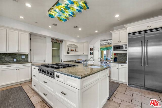 3110 Benedict Canyon Drive, Beverly Hills CA: https://media.crmls.org/mediaz/aa5c961d-162d-4743-ba2b-88b2f3d370be.jpg
