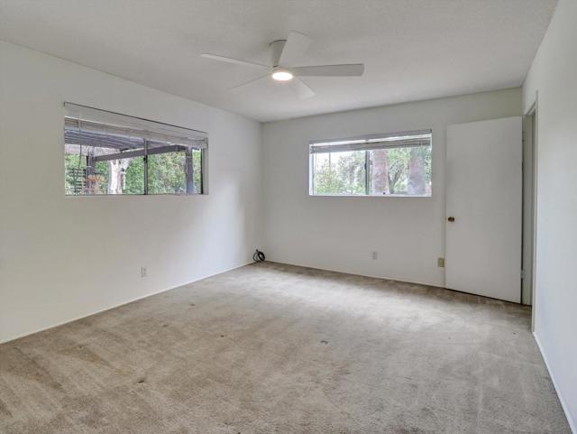 9980 Hoylake Road, Desert Hot Springs CA: https://media.crmls.org/mediaz/aa5d08a7-1890-490b-af37-6fccaa9077c9.jpg