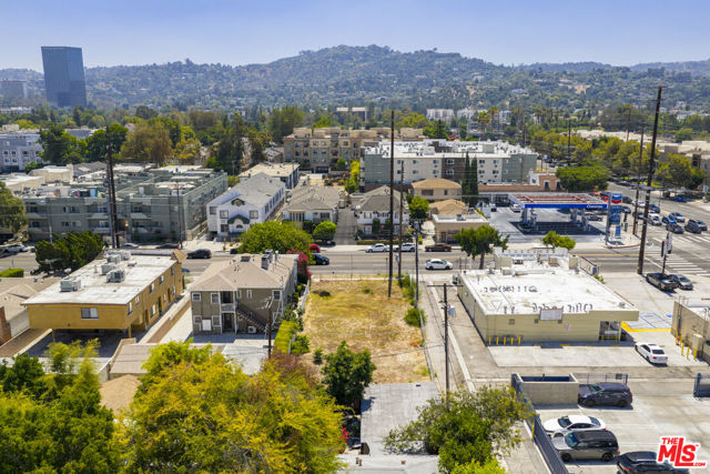 10945 Moorpark Street, North Hollywood CA: https://media.crmls.org/mediaz/aa5e1c41-0a26-4e2a-95bc-047cda1d781c.jpg