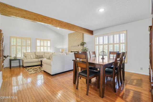 27802 Via Amistosa, Agoura Hills CA: https://media.crmls.org/mediaz/aa5e49bd-9272-44b4-a0fa-fda8cc9ae056.jpg