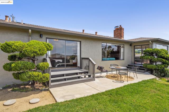 8499 Aster Ave, Oakland CA: https://media.crmls.org/mediaz/aa5e90c1-514b-4b0f-b7bf-b4da66d2d662.jpg