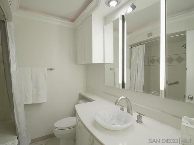 1720 Avenida del Mundo, Coronado CA: https://media.crmls.org/mediaz/aa5f9b30-d199-45b6-9bce-127fd03bea16.jpg