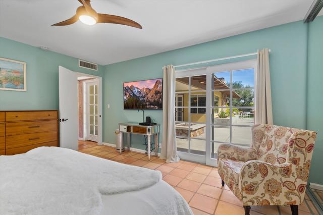 1387 E Verbena Drive, Palm Springs CA: https://media.crmls.org/mediaz/aa5fd6ea-0f50-48a9-b7c8-1c10e40945dc.jpg