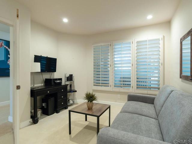 1099 1st Street, Coronado CA: https://media.crmls.org/mediaz/aa6021d4-9f00-4a49-a7c6-978d3b6261e4.jpg