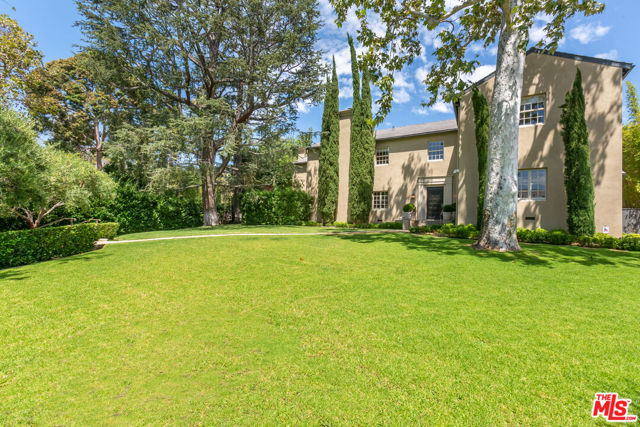 400 S Hudson Avenue, Los Angeles CA: https://media.crmls.org/mediaz/aa607b69-4b82-4d36-8fb3-252d2fb4e236.jpg