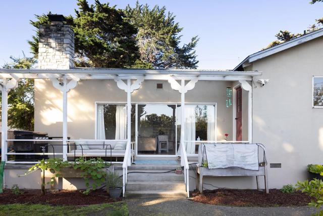 26027 Mesa Drive, Carmel CA: https://media.crmls.org/mediaz/aa607c53-9edd-465f-a93b-d466995c788a.jpg