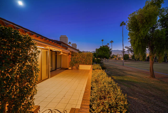 239 Santa Barbara Circle, Palm Desert, CA 92260
