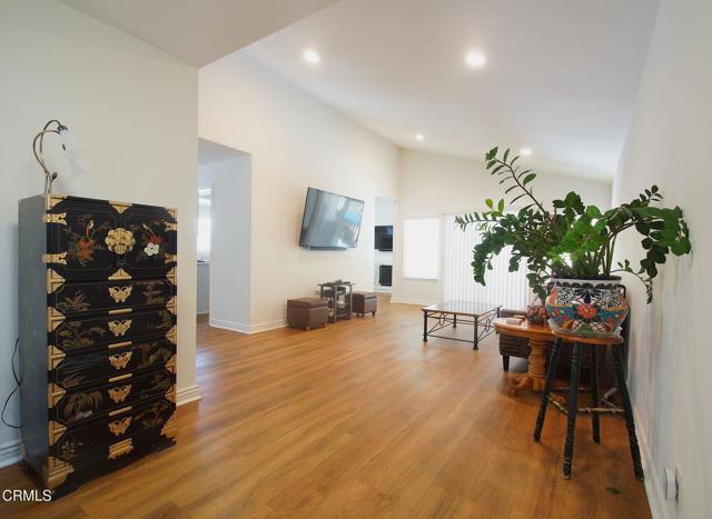 Detail Gallery Image 5 of 20 For 6464 San Como Ln, Camarillo,  CA 93012 - 2 Beds | 2 Baths