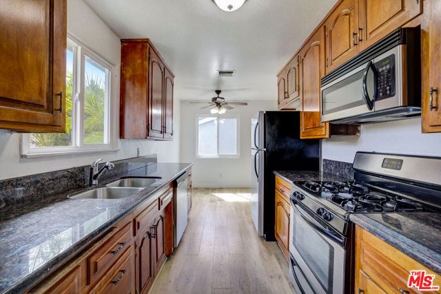 9445 Amboy Avenue photo 4