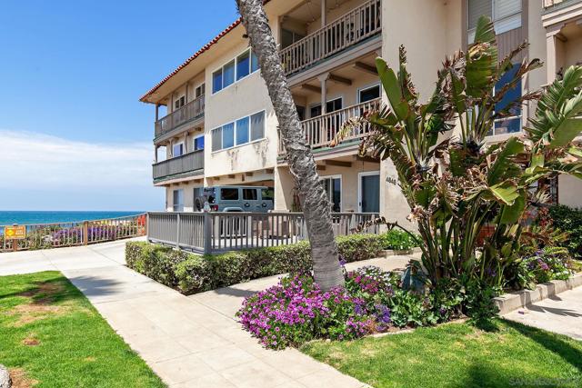4848 Bermuda Ave, San Diego CA: https://media.crmls.org/mediaz/aa62c0d4-47c3-4686-933b-b083f5767ca6.jpg