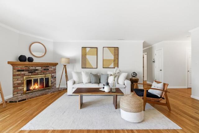 1747 Walnut Drive, Mountain View CA: https://media.crmls.org/mediaz/aa63132a-979a-48ae-9071-7f1e4b415870.jpg