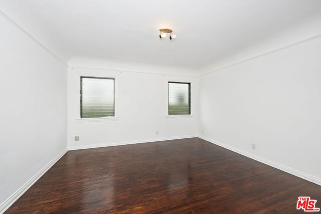 330 N La Jolla Avenue, Los Angeles CA: https://media.crmls.org/mediaz/aa632d2e-2aa0-4aac-b762-e4c26f0a2b39.jpg
