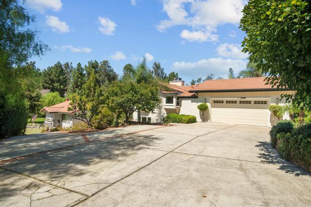 Image 4 of 31 For 755 Oleander Place