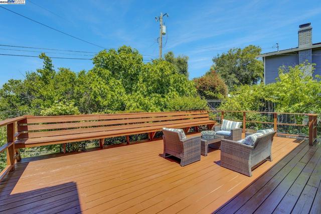 1487 De Palma Dr, San Jose CA: https://media.crmls.org/mediaz/aa644f9d-94d8-4c8a-b96c-d05d009cc1f2.jpg