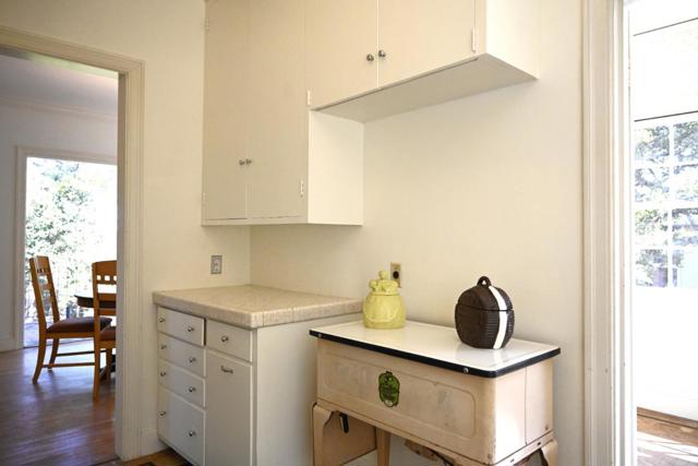 1920 Oak Knoll Drive, Belmont CA: https://media.crmls.org/mediaz/aa64acd4-b3f5-48cb-a0f7-6cae26d8f359.jpg
