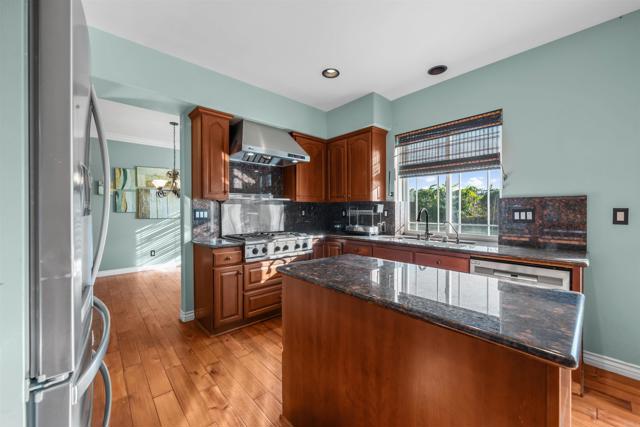 1033 Goldeneye, Carlsbad CA: https://media.crmls.org/mediaz/aa64d929-9839-466f-aedf-832ba9f8b09e.jpg