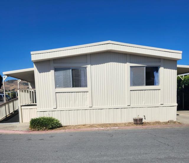 200 Burnett Avenue, Morgan Hill CA: https://media.crmls.org/mediaz/aa651797-ed1e-4084-85ef-7906649b8a87.jpg