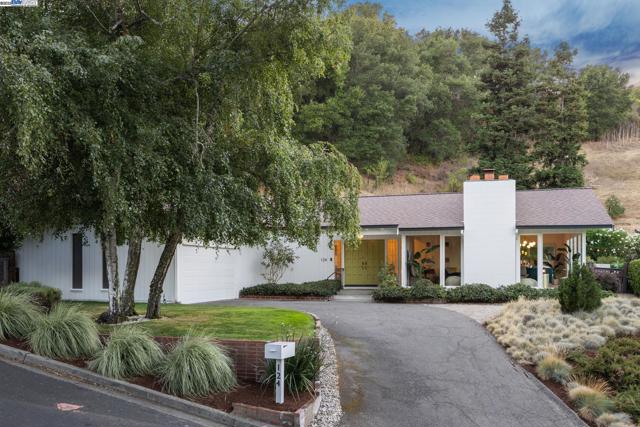 124 MARSHA PLACE, Lafayette CA: https://media.crmls.org/mediaz/aa657ff5-e54a-4669-8453-db8d10ab6e2c.jpg