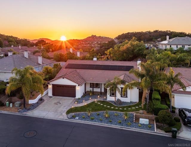 10528 Pinion Trl, Escondido CA: https://media.crmls.org/mediaz/aa6590fd-a6a6-4d7c-8ab7-c6d8f69ad8bd.jpg