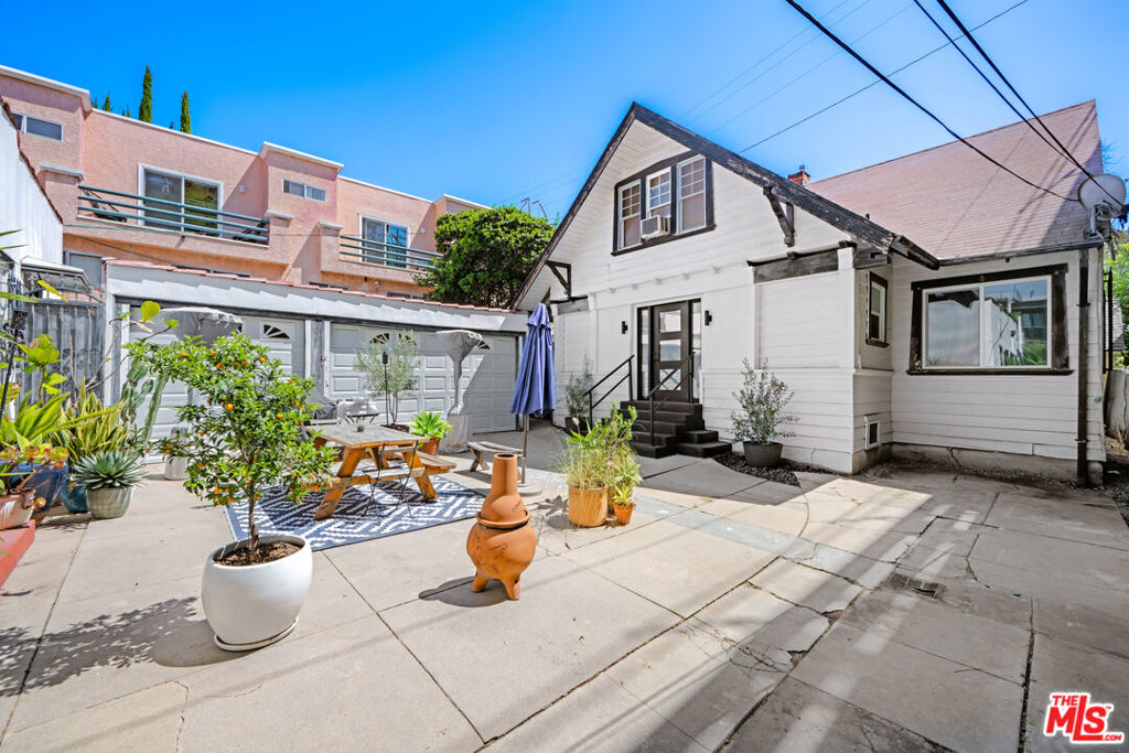 1246 N Formosa Avenue