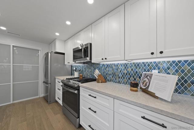4120 Mount Acadia Blvd, San Diego CA: https://media.crmls.org/mediaz/aa66c39a-3ada-4d62-af40-e75a0d1ebab6.jpg