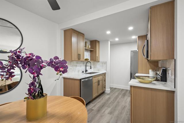 7836 Hummingbird Ln, San Diego CA: https://media.crmls.org/mediaz/aa67547e-4d6a-4414-af2c-1f712223a203.jpg