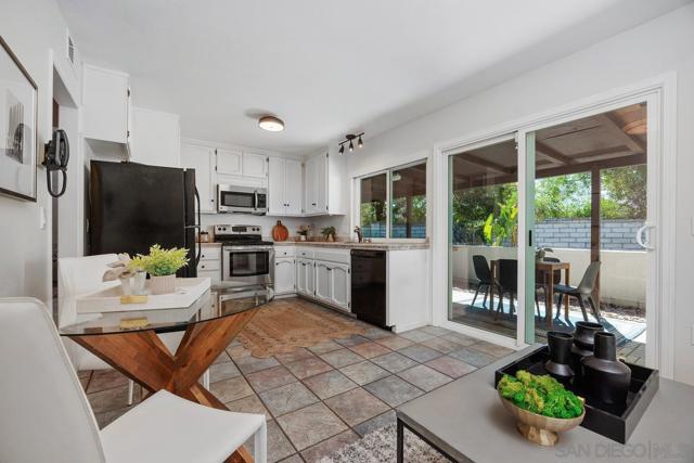 12753 Caminito Cancion, San Diego CA: https://media.crmls.org/mediaz/aa678efd-4e78-49b3-ab5a-798ea369de37.jpg