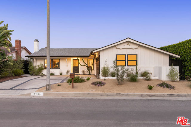 2044 Panamint Drive, Los Angeles CA: https://media.crmls.org/mediaz/aa67b1be-0f97-4adc-ac57-0ff9bad9ec9f.jpg
