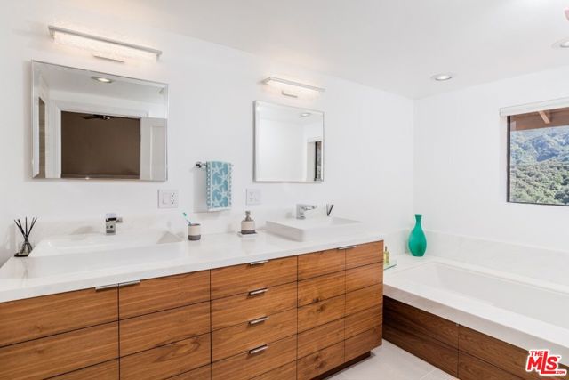 Drew Fenton | 1524 Michael Lane Pacific Palisades CA | MLS: 7347137