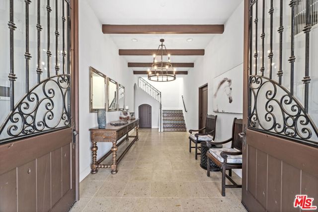 27355 Pacific Coast Highway, Malibu CA: https://media.crmls.org/mediaz/aa68c77a-2818-4d3b-88e8-dfc7d4b6b35b.jpg
