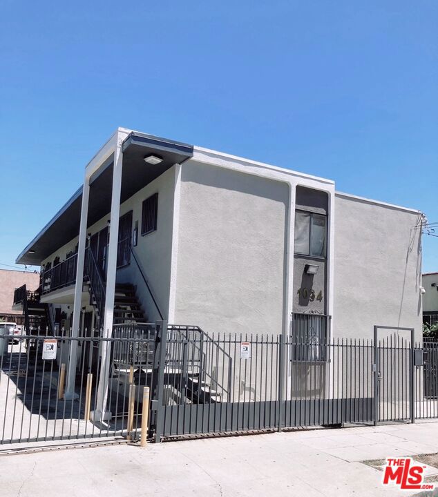 1034 S Ardmore Avenue