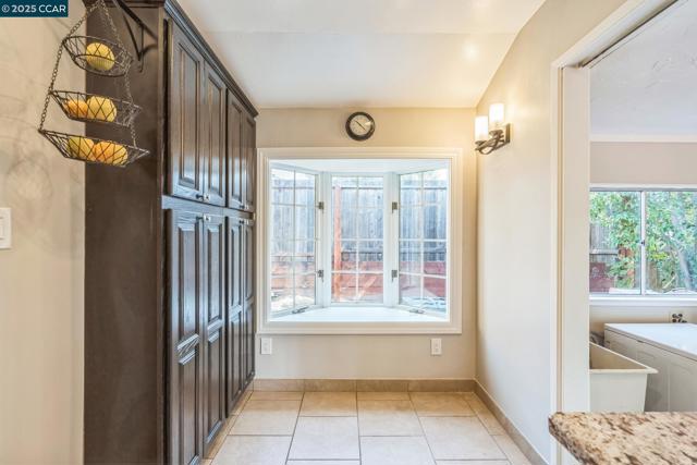 448 Cumberland Dr, Pleasant Hill CA: https://media.crmls.org/mediaz/aa68f06a-7c1a-4b73-b471-81aee35d88e9.jpg
